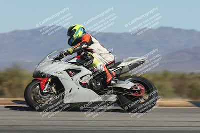 media/Oct-30-2025-Racers Edge (Thu) [[dabbdaf680]]/3-B Group/Session 4 (Turn 9 Side)/